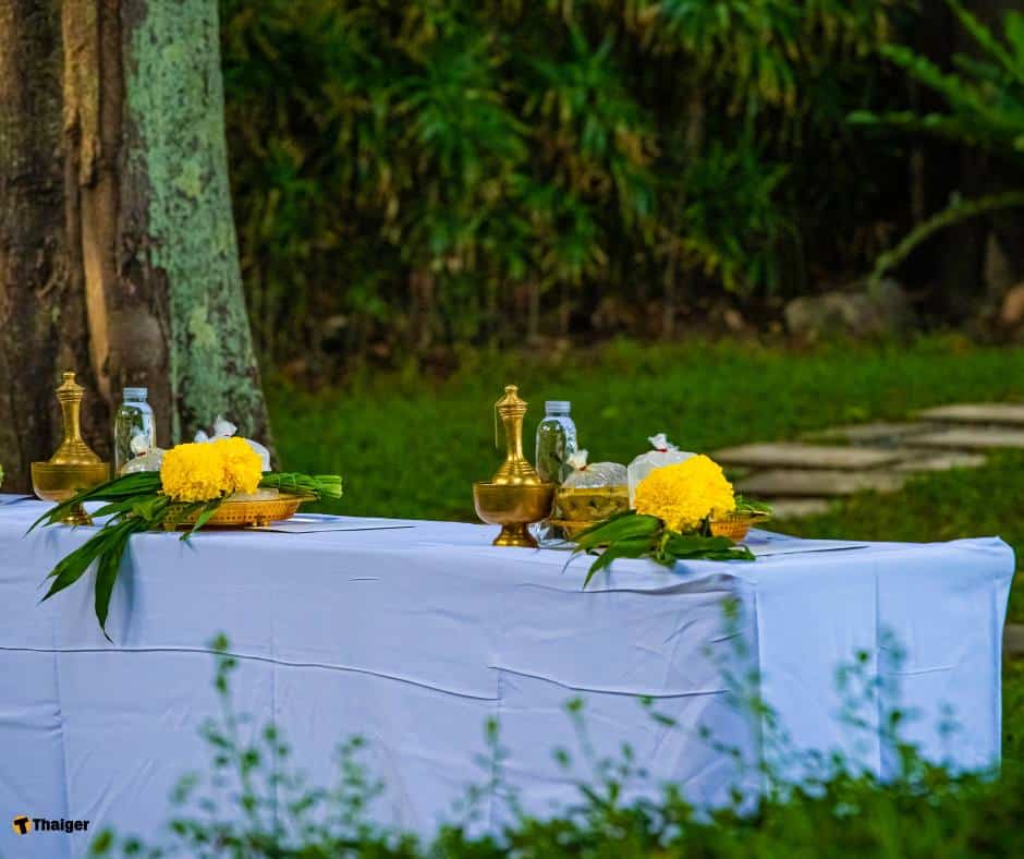 การทำบุญ กรวดน้ำ อุทิศส่วนกุศลให้ผู้ล่วงลับ