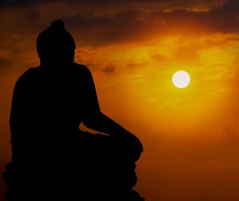 พระพุธรูป นั่งหันหลัง