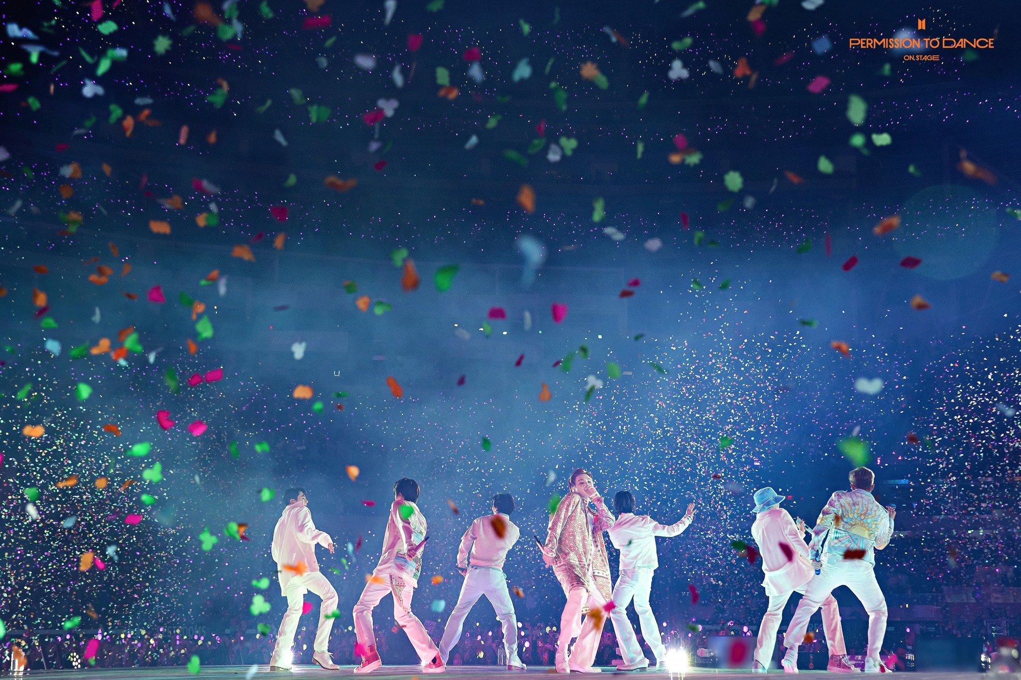 การที่ส่วนแบ่งทางการตลาดของ K-Pop ไม่สอดคล้องกับขนาดการผลิต (Economy of Scale) ซึ่งหมายความว่าบริษัทบันเทิงเกาหลีมีภาระต้นทุนที่สูง โดยการลงทุนในการสร้างศิลปินใหม่และการเดบิวต์ใช้เงินทุนมาก แต่กลับไม่สามารถสร้างรายได้ที่เพียงพอและกำไรที่คุ้มค่าได้