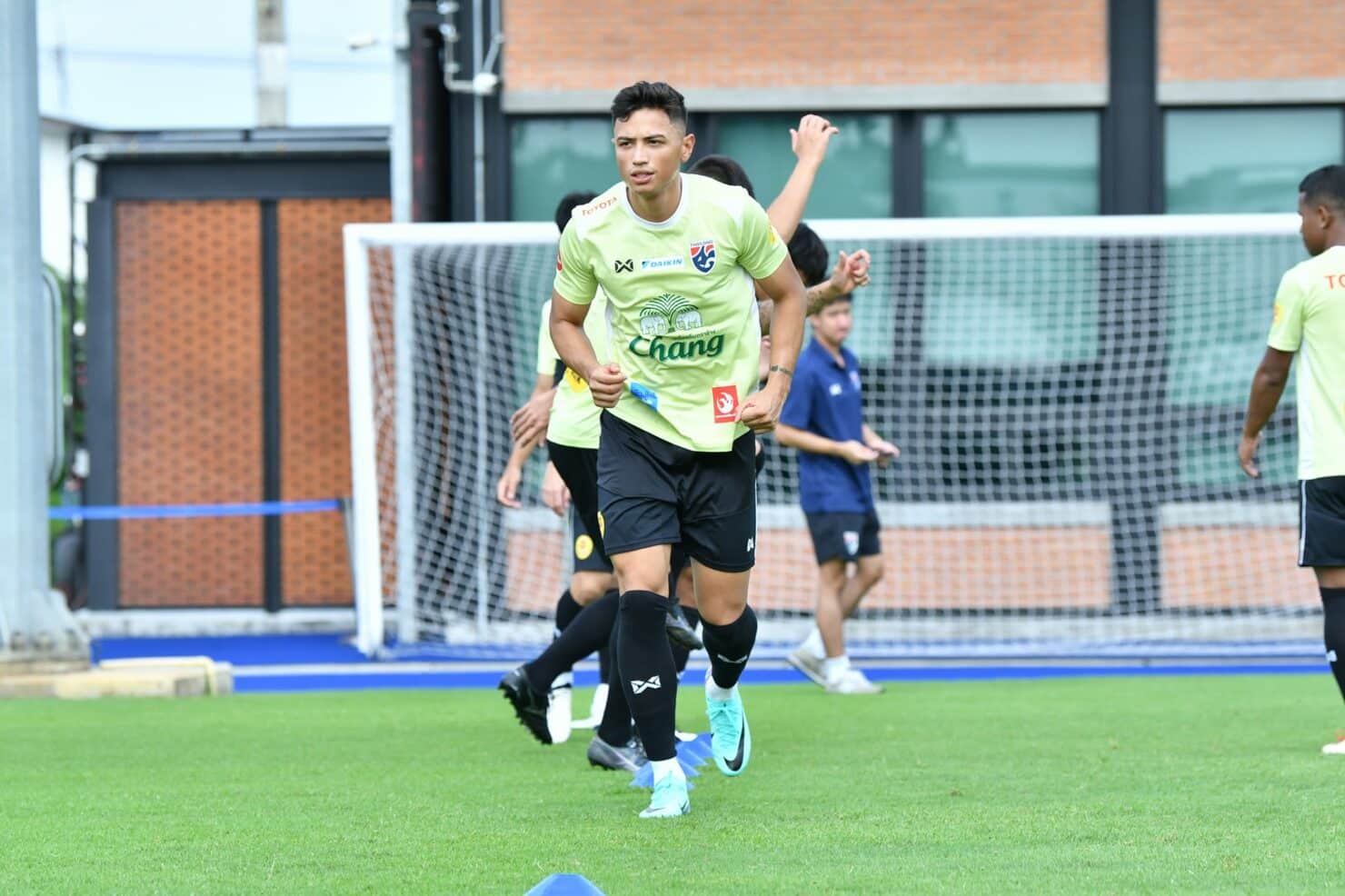 ฟุตบอลชายทีมชาติไทย ชุดใหญ่