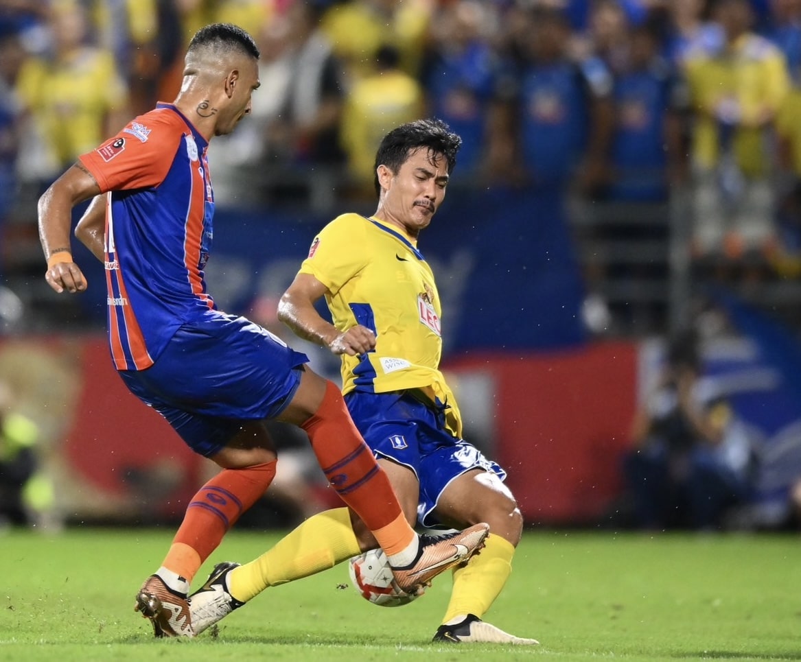 ผลฟุตบอล รีโว่ ไทยลีก การท่าเรือ บีจี ปทุม