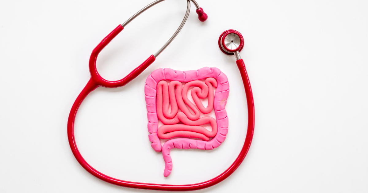 เลือดออกจากในลำไส้ใหญ่และทวารหนักอาจนำไปสู่โรคโลหิตจางในที่สุด ซึ่งเป็นภาวะที่เกิดขึ้นเมื่อร่างกายมีเซลล์เม็ดเลือดแดงมีสุขภาพไม่ดี