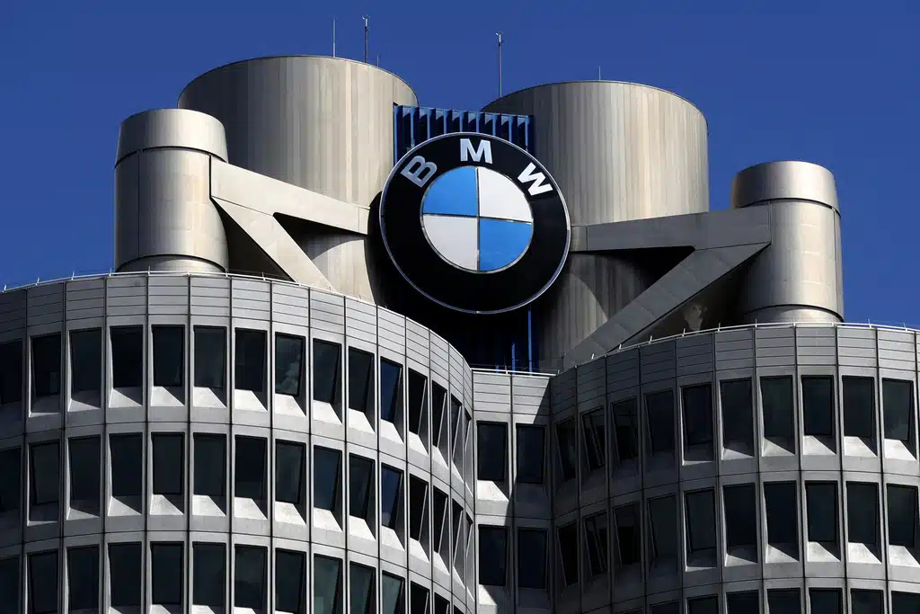 BMW เรียกคืนรถ 1.5 ล้านคัน