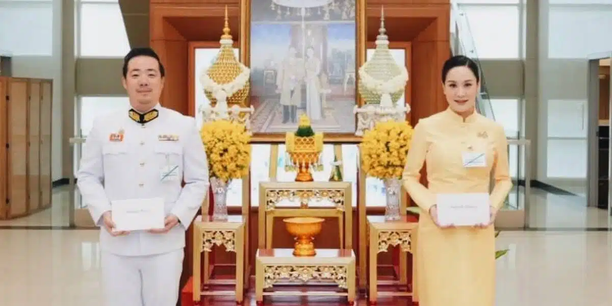 พระบาทสมเด็จพระเจ้าอยู่หัว พระราชทานชื่อลูกแฝด ทายาทคิงเพาเวอร์