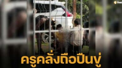 เหตุการณ์ไม่คาดฝันเกิดขึ้น ณ วิทยาลัยอาชีวะชื่อดังแห่งหนึ่งในจังหวัดชุมพร เมื่อวันที่ 23 กันยายน 2567 ครูผู้สอนวิชาช่างได้ก่อเหตุการณ์ระทึกขวัญด้วยการถือปืนข่มขู่ภายในวิทยาลัย โดยเล็งปืนไปยังทั้งนักเรียนและเพื่อนครู สร้างความหวาดกลัวและตื่นตระหนกไปทั่วบริเวณ