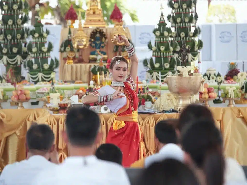 แพร ธิธาดา อดีตดาราช่อง 7 ผันตัวเป็น 'ร่างทรง'-6