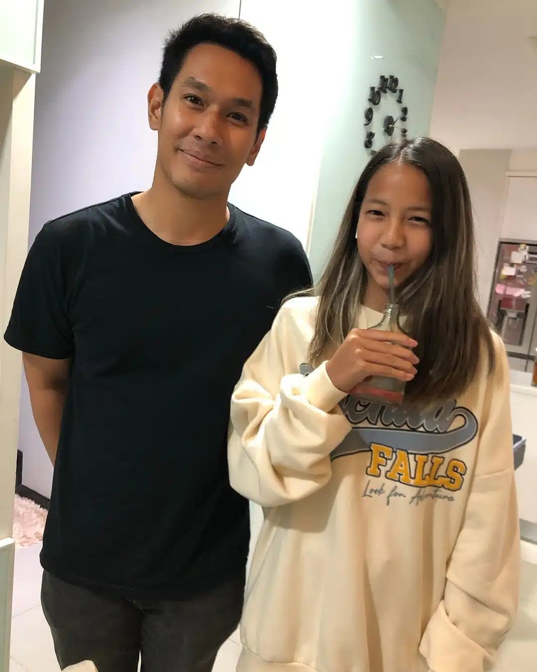 กีต้าร์ ศิริพิชญ์ เผยภาพ อ๋อม อรรคพันธ์ เป็นพี่เลี้ยงลูกให้เธอ-5