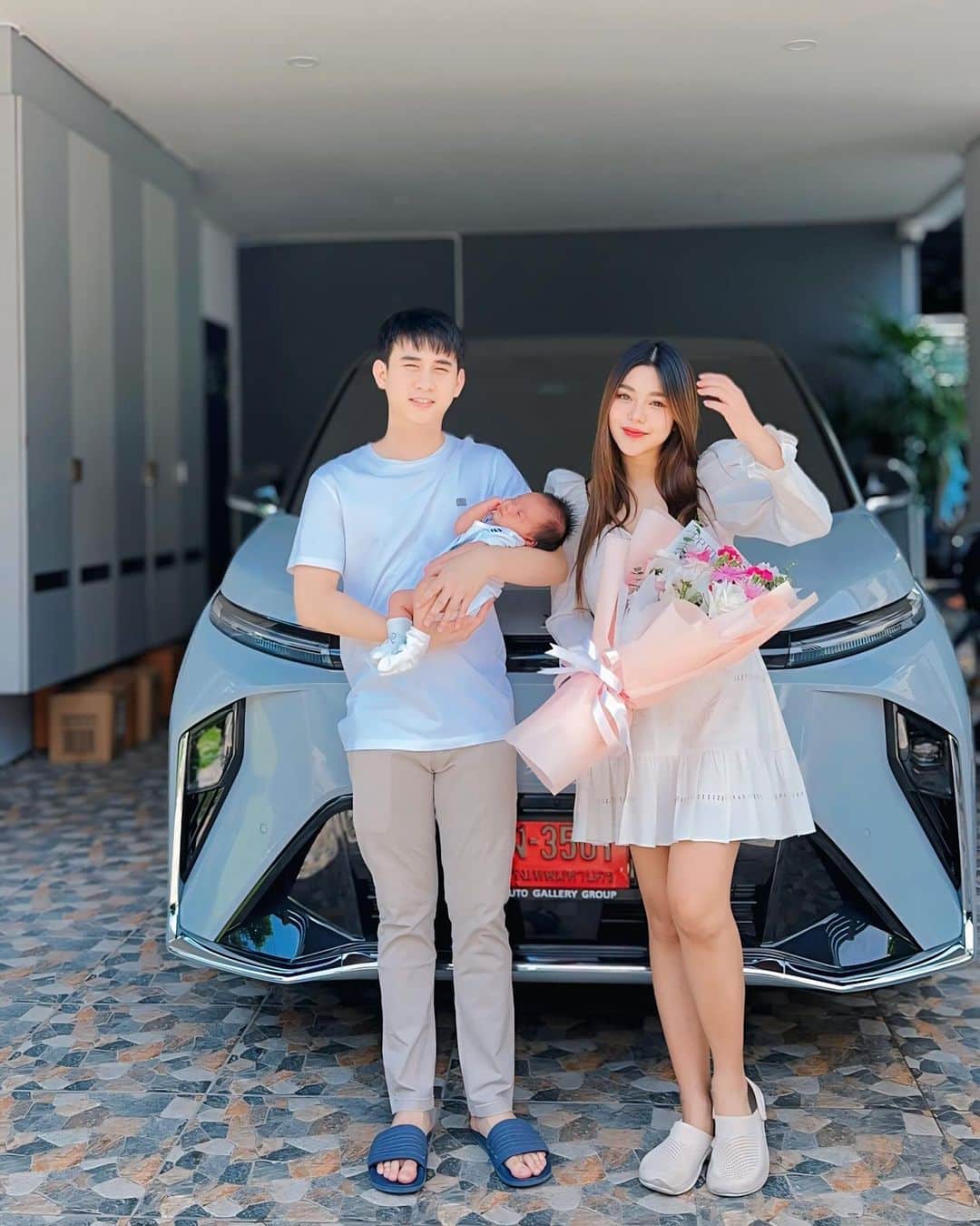 ธัญญ่า อาร์สยาม ซื้อรถคันใหม่รับขวัญลูก ทำแฟนคลับแห่ส่องเลขทะเบียนรถ-1