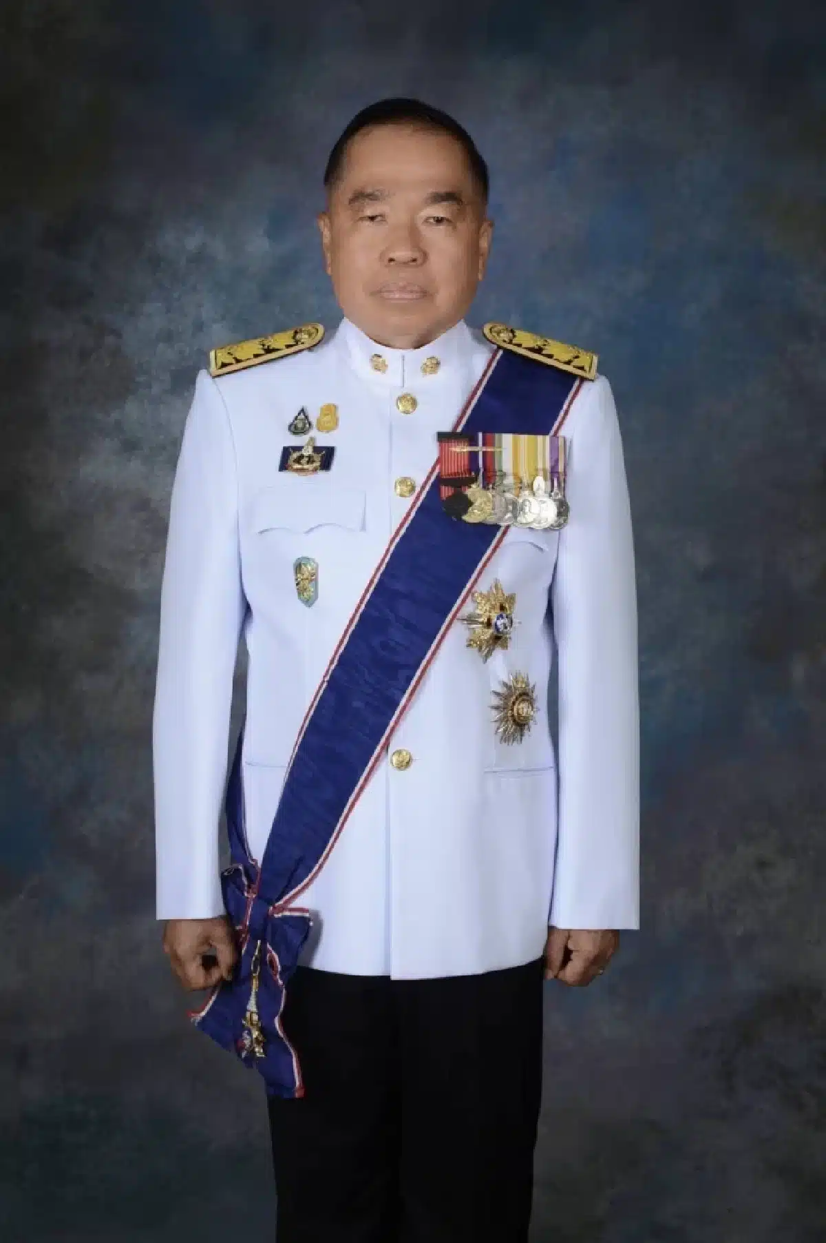 พลเอก ณัฐพล นาคพาณิชย์ หรือที่รู้จักกันในนาม &quot;บิ๊กเล็ก&quot;