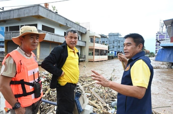 ปลัดกระทรวงมหาดไทย ลงพื้นที่น้ำท่วมเชียงราย ตอบสาเหตุเกิดจากอะไร