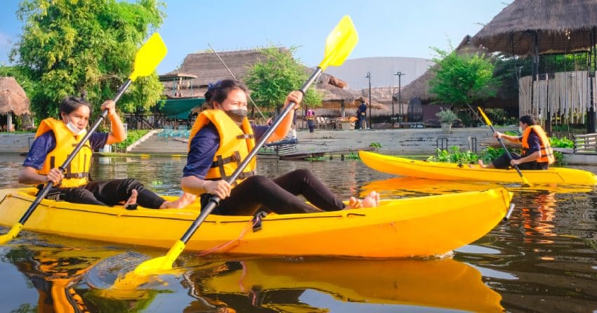 พายเรือคายัค