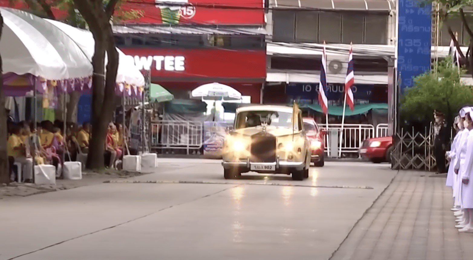 ในหลวง-พระราชนี เสด็จพระราชดำเนิน ไปศิริราชพยาบาล เนื่องในวันมหิดล