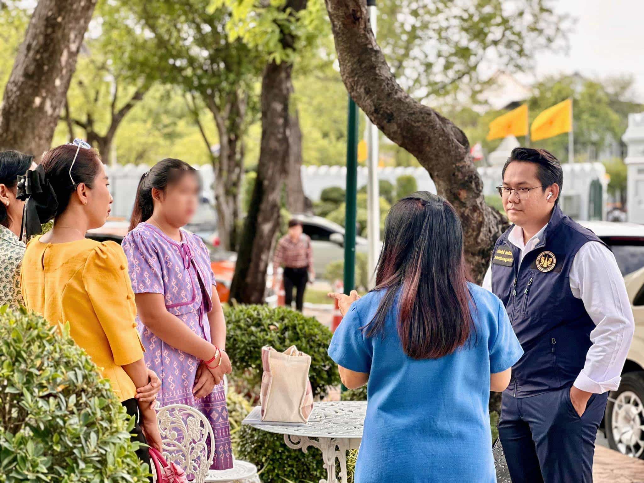 ครูเบญและมูลนิธิรณรงค์ทวงคืนความยุติธรรมในสังคม เมื่อช่วงเช้าที่ผ่านมา
