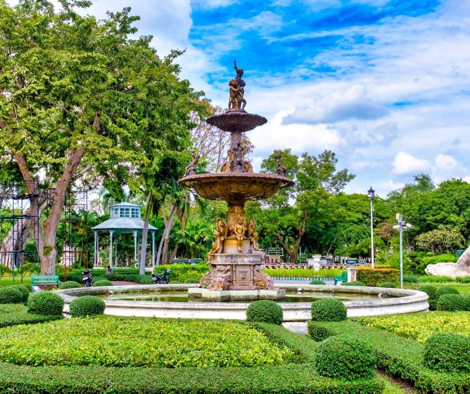 อุทยานวังสราญรมย์