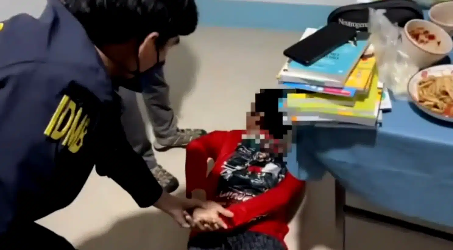 วินาที เจมส์ ถูกสืบนครบาลจับกุมตัว