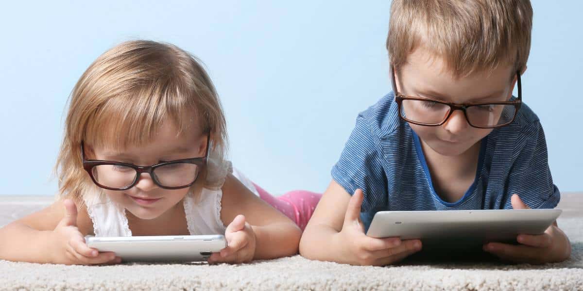 สายตาสั้นไม่สามารถรักษาให้หายได้ แต่สามารถแก้ไขได้ด้วยแว่นตาหรือคอนแทคเลนส์