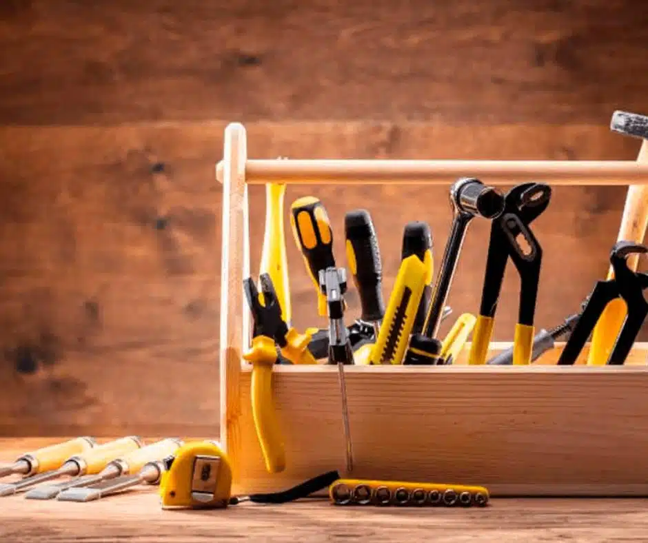 เครื่องมือช่างที่จำเป็นต่อการใช้ชีวิตในชนบท