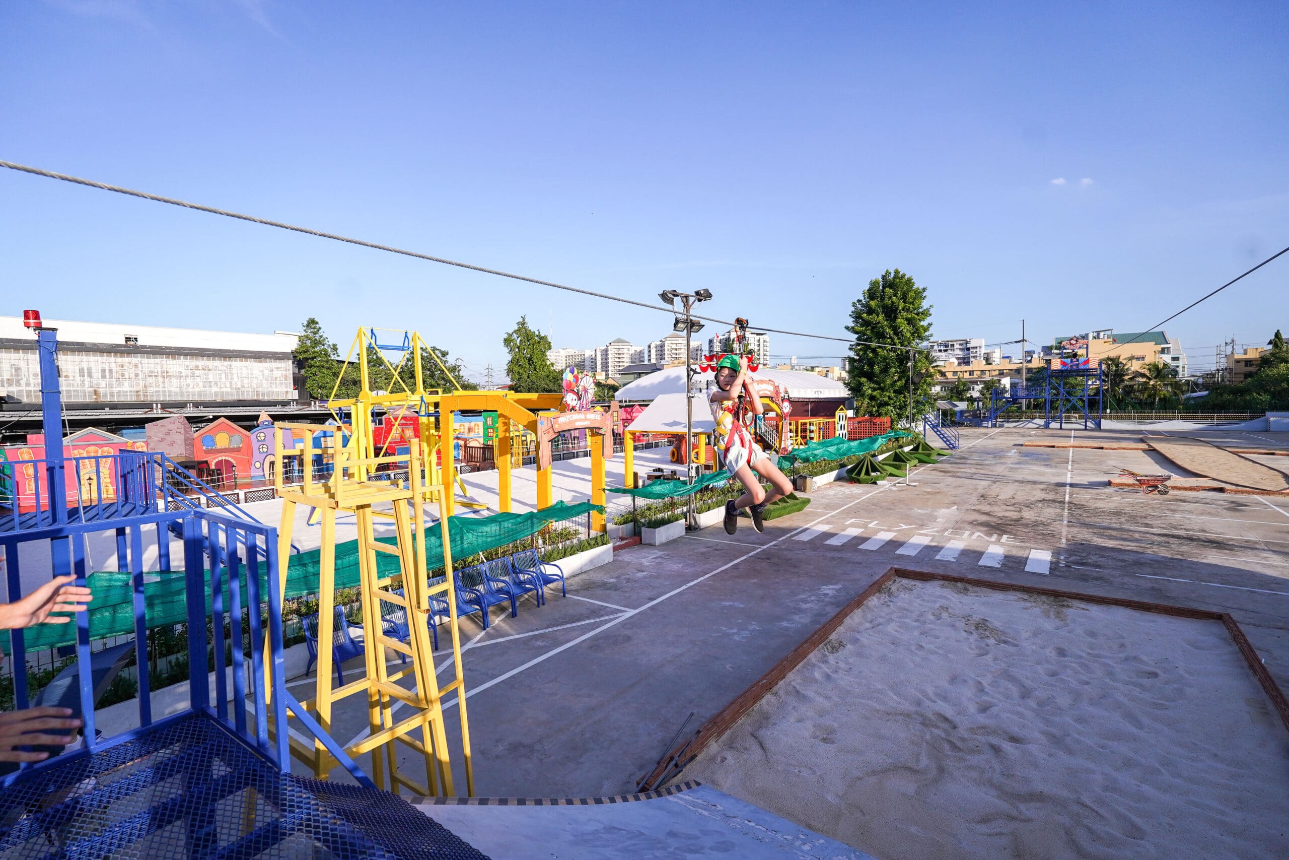 เล่น Zipline ที่ยาวที่สุดในเอเชียตะวันออกเฉียงใต้