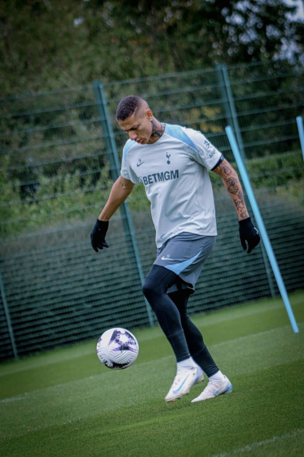 พรีเมียร์ลีก 2024/25 สเปอร์ส เวสต์แฮม