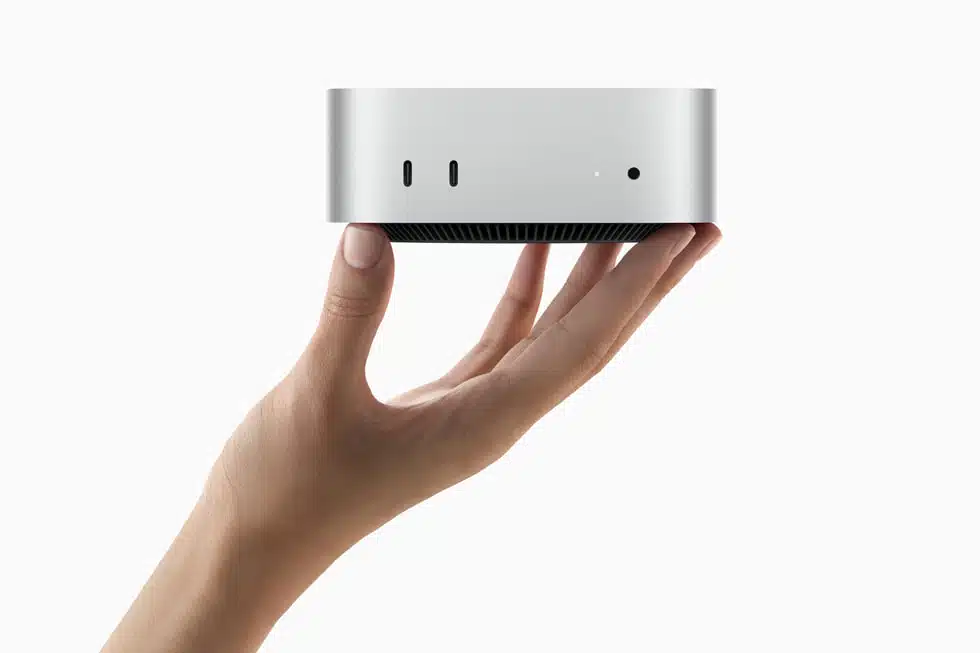 Mac mini เชื่อมต่อได้ดีในดีไซน์ที่เล็กพอที่จะถือได้พอดีมือ