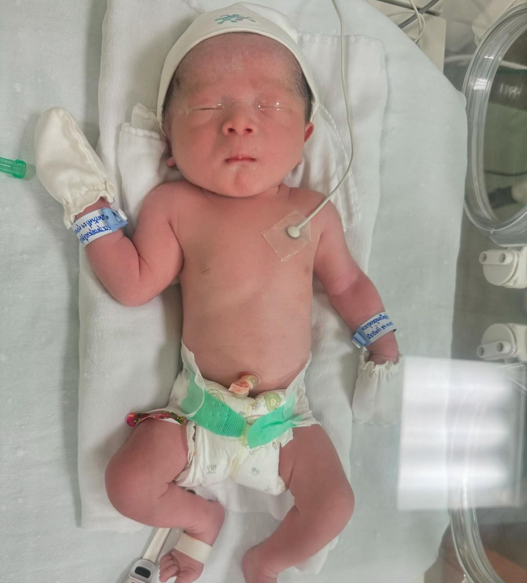 เบลล์ เกิร์ลลี่เบอร์รี่ คลอดลูกชายแล้ว-1