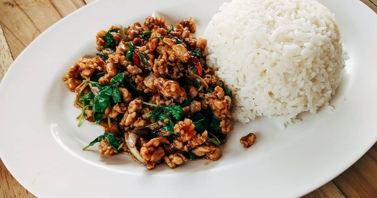 ข้าวผัดกะเพรา