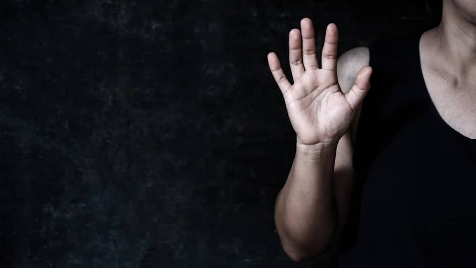 นายทหารเรือทำร้ายร่างกายแฟนสาว