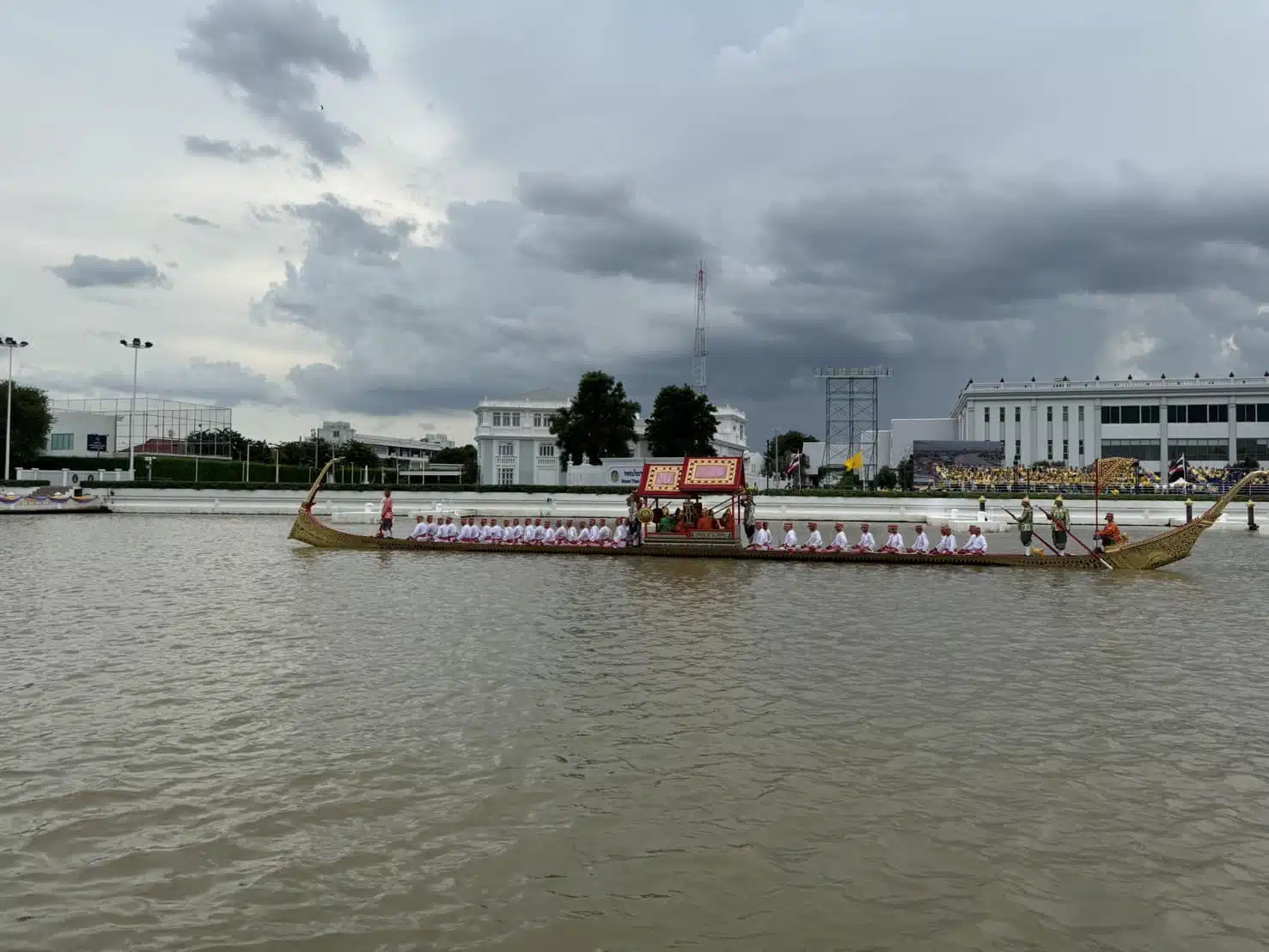 ภาพถ่ายฝีพระหัตถ์ เจ้าฟ้าสิริวัณณวรีฯ ขบวนพยุหยาตราทางชลมารค