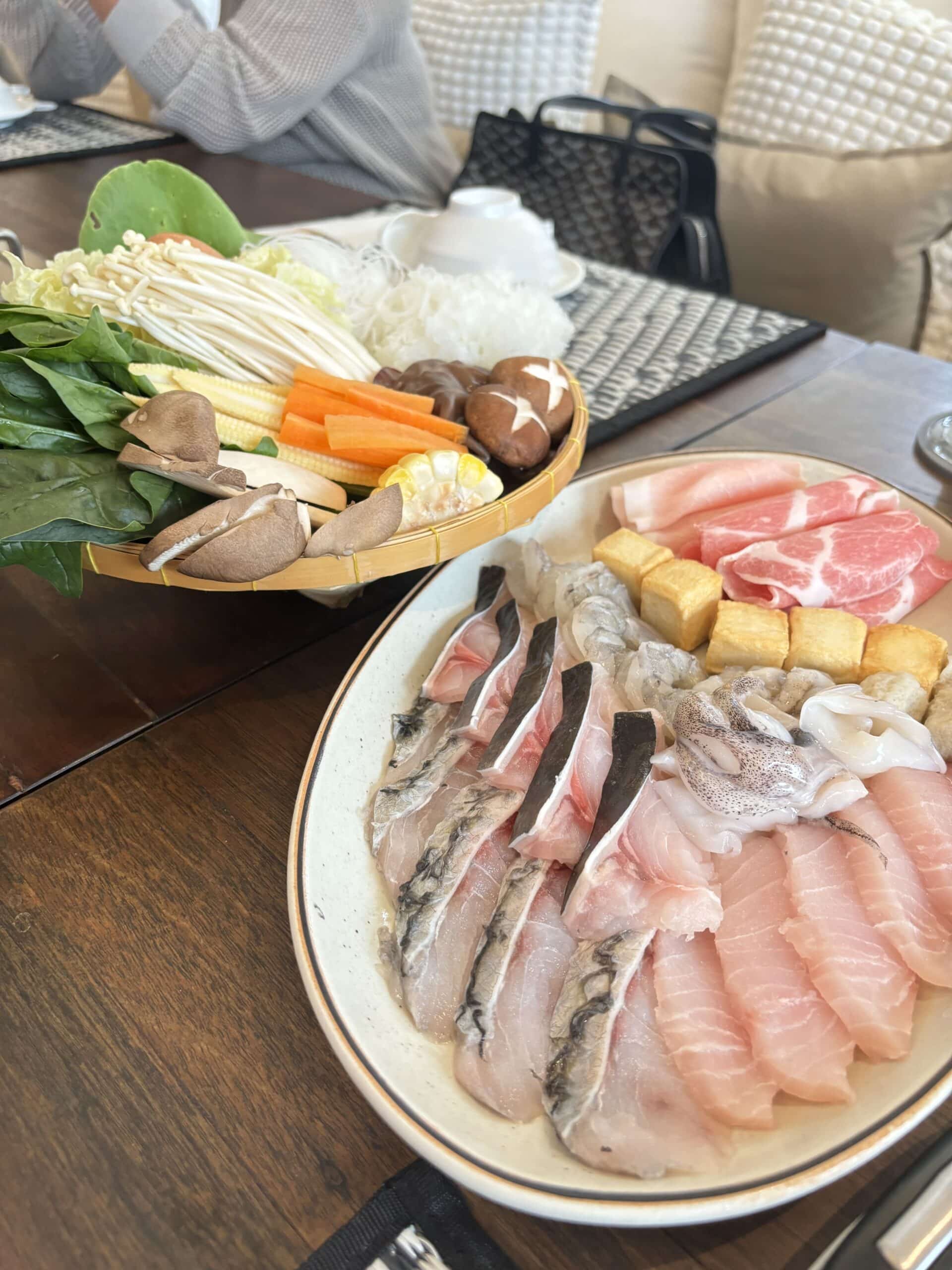 อร่อยเพลินกับเซ็ตปลาจุ่ม