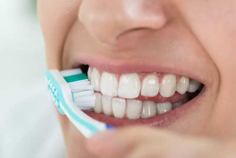 Western Doctor Says He Brushed His Teeth And Saw This Risk Of Oral Cancer Without Knowing |