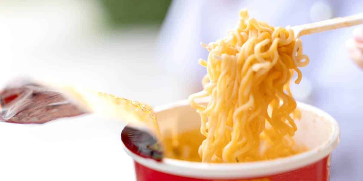 หนุ่มวัย 22 ปีทายบะหมี่กึ่งสำเร็จรูป สุดท้ายพบว่าเป็นมะเร็งกระเพาะอาหารระยะสุดท้าย