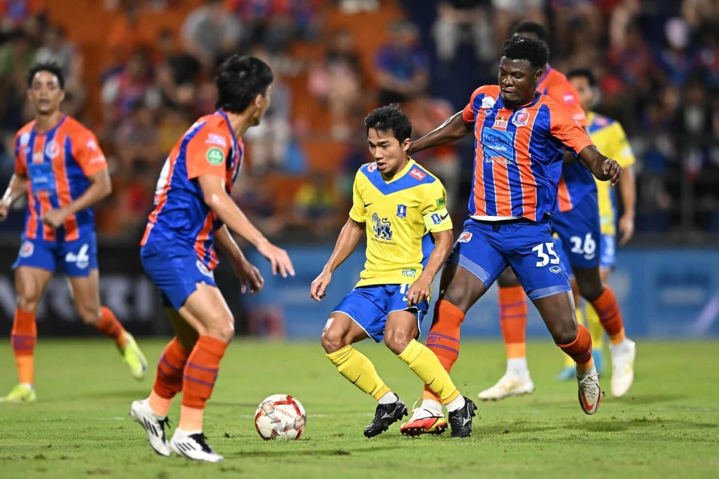 ผลบอลเมื่อคืนนี้ ช้าง เอฟเอ 2024/25 การท่าเรือ บีจี ปทุม