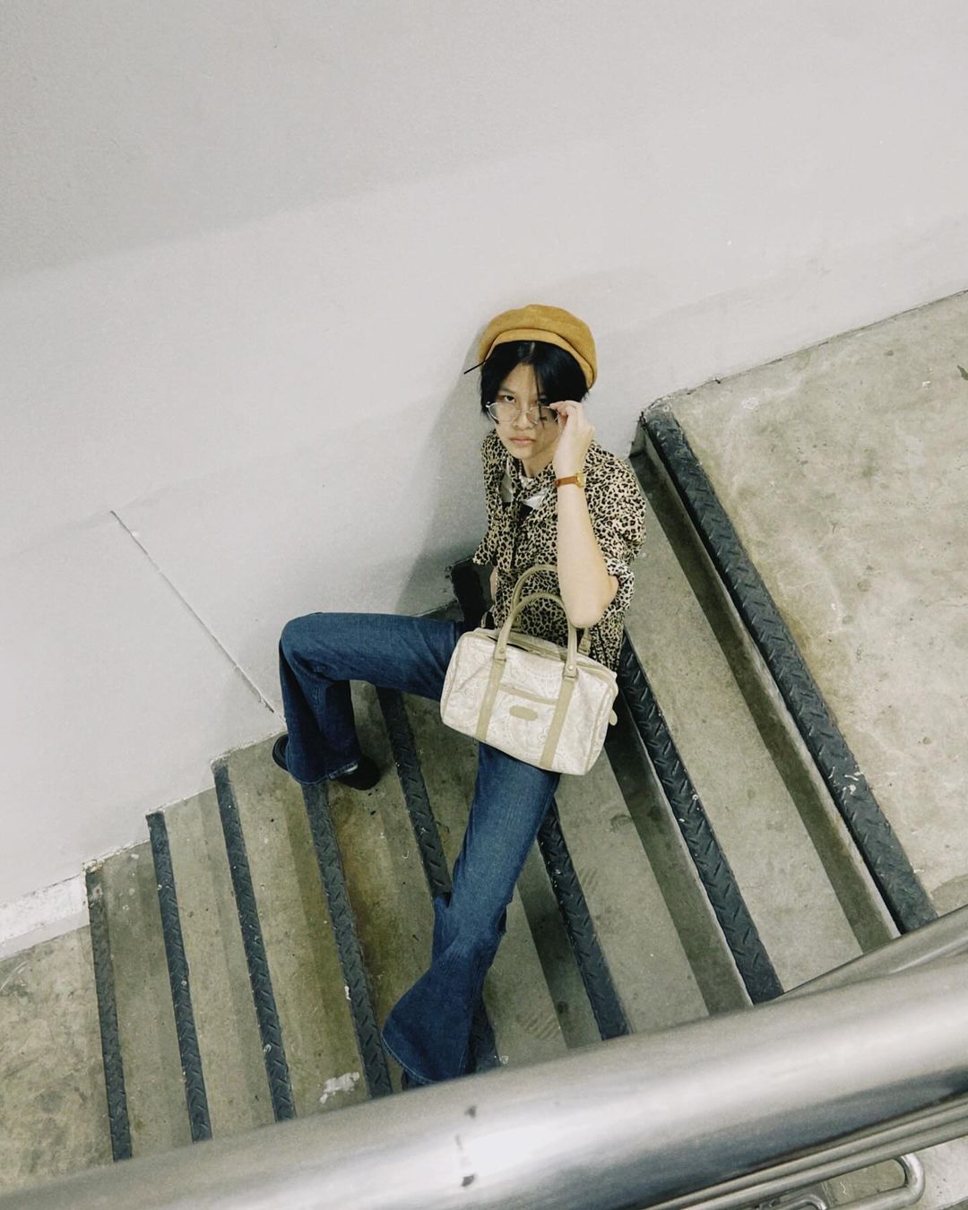 น้องสิงหื ถ่ายรูปตรงบันได