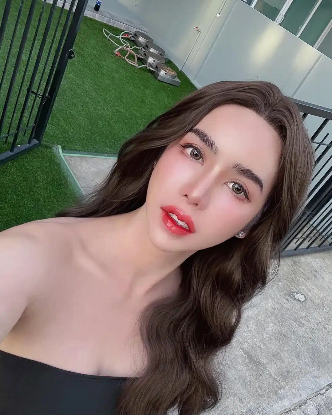 นาราใส่วิกลอนท สวยมาก