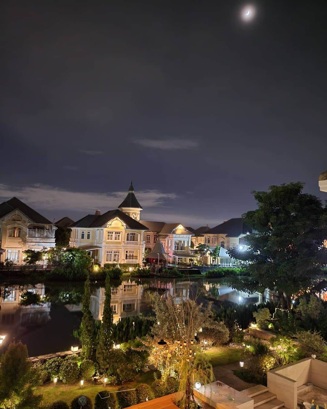 เปิดบ้านหรู เชน ธนา เจ้าพ่อคอลลาเจนแบรนด์ดัง คฤหาสน์หรูริมน้ำ มูลค่ากว่า 200 ล้านบาท-5