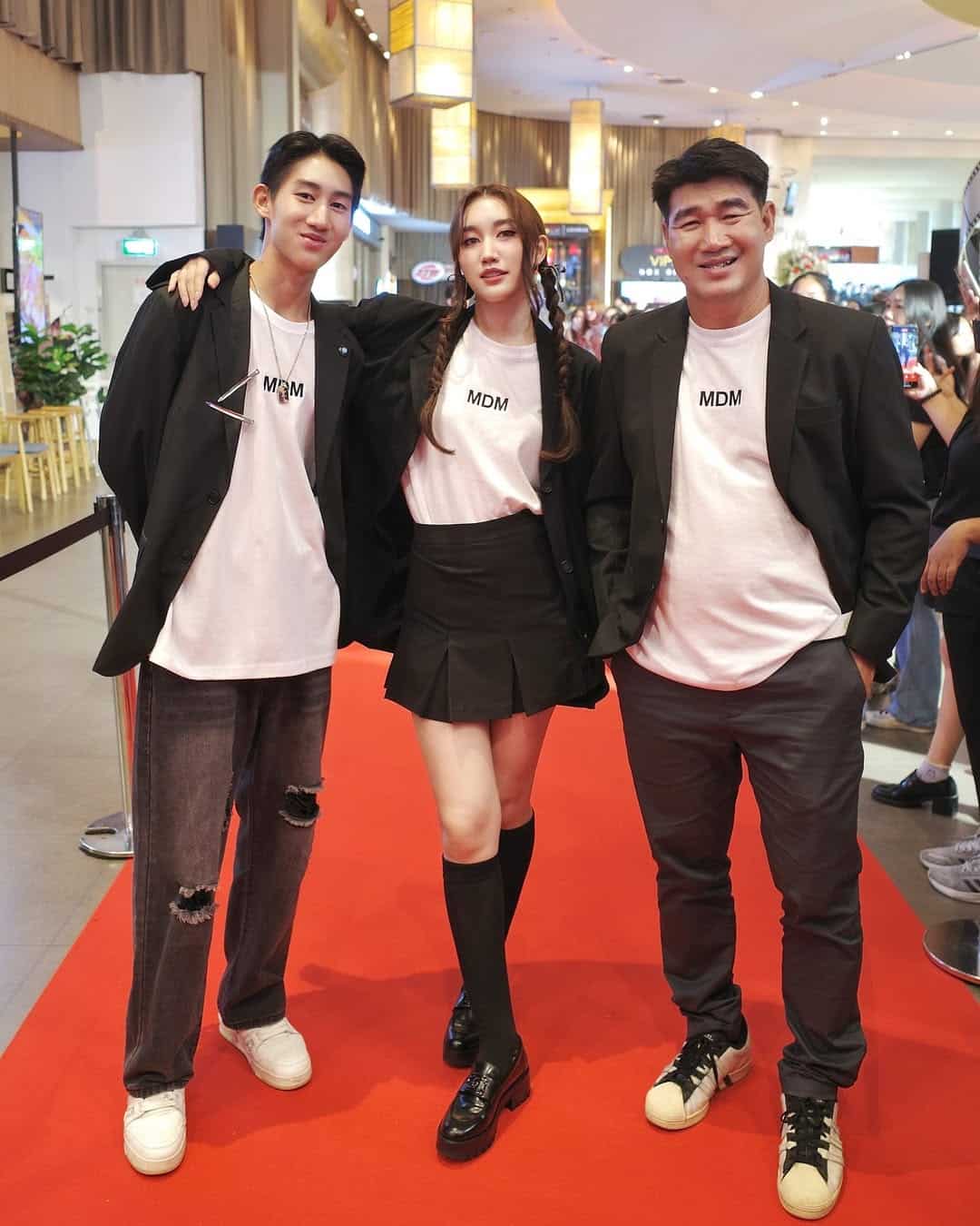 เบส รักษ์วนีย์ ลูกสาว สมรักษ์ คำสิงห์