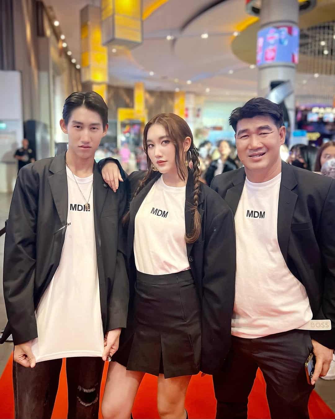 เบส รักษ์วนีย์ ลูกสาว สมรักษ์ คำสิงห์