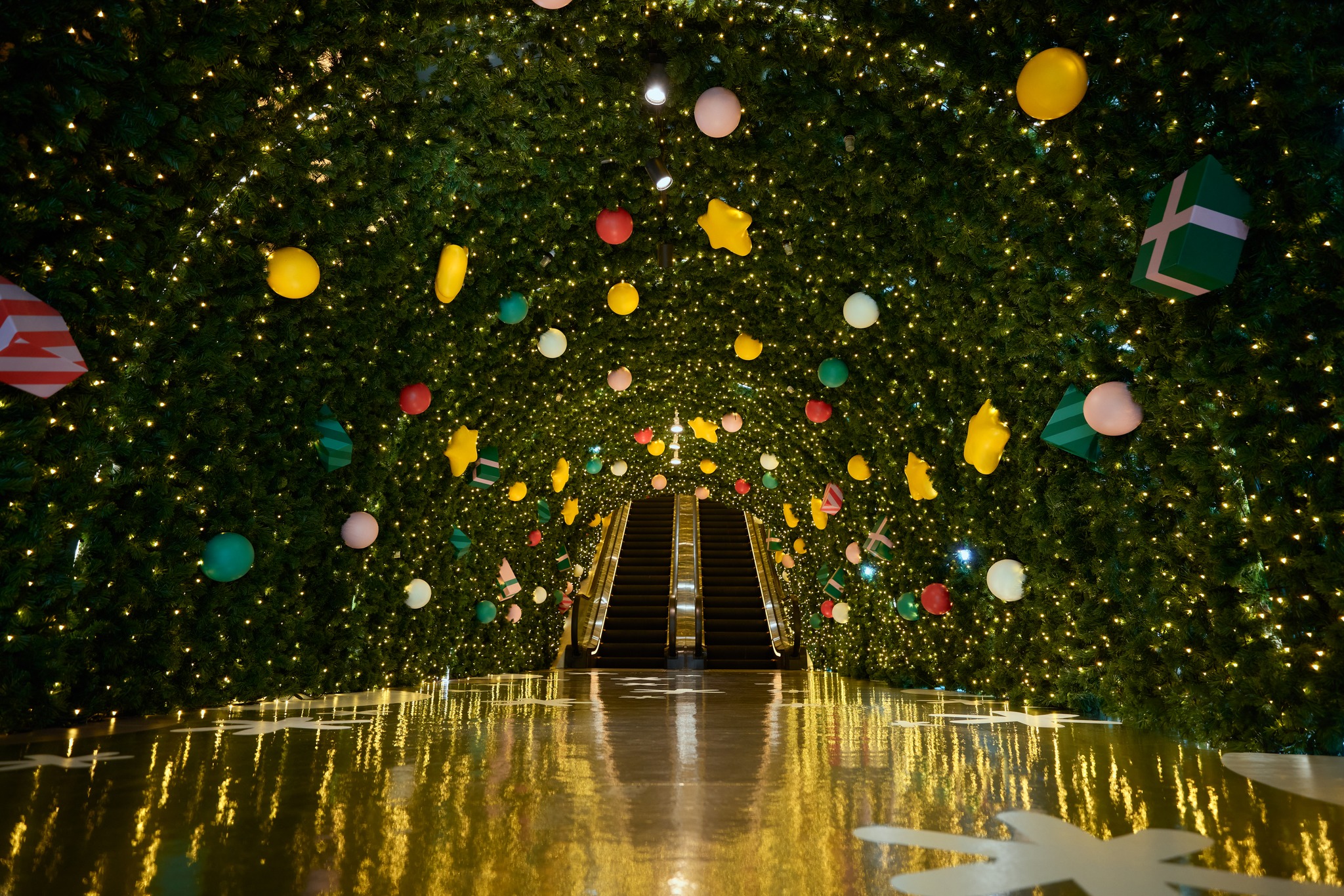 ไฟคริสต์มาส เซ็นทรัลเอ็ทบาสซี่