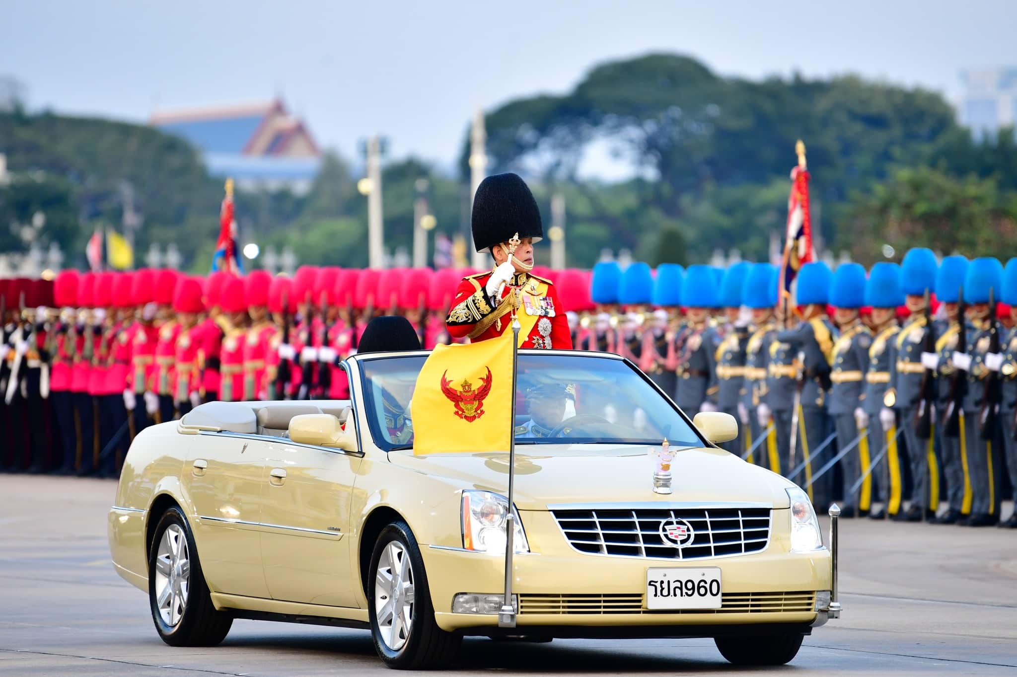 รถยนต์พระที่นั่ง หมายเลขทะเบียนรถในหลวง รยล 960