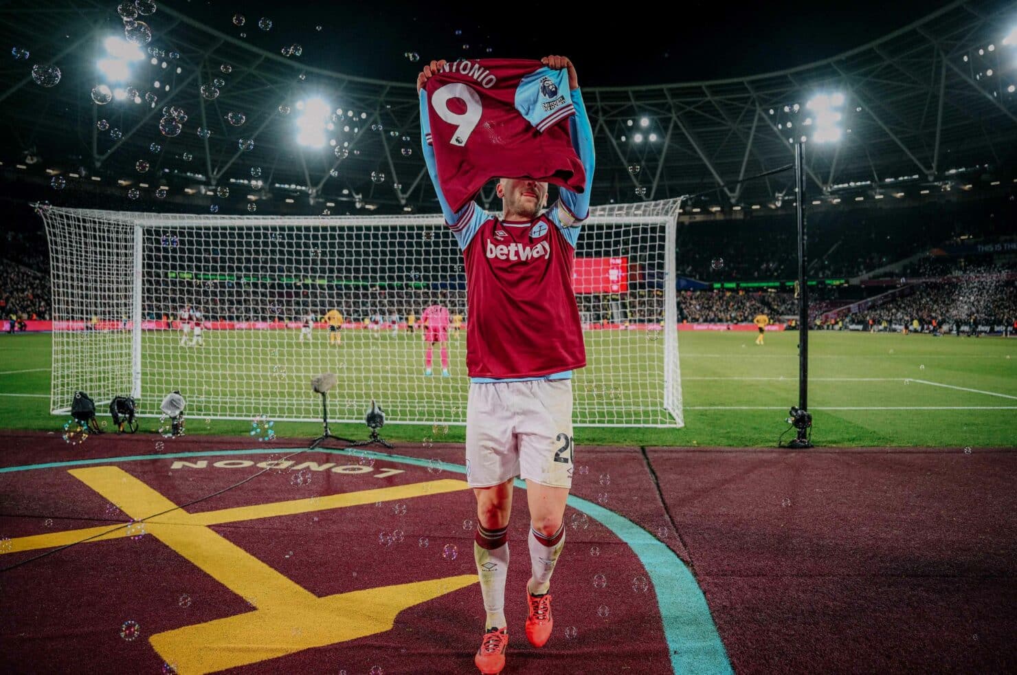 ผลบอลเมื่อคืนนี้ พรีเมียร์ลีก เวสต์แฮม วูล์ฟแฮมป์ตัน