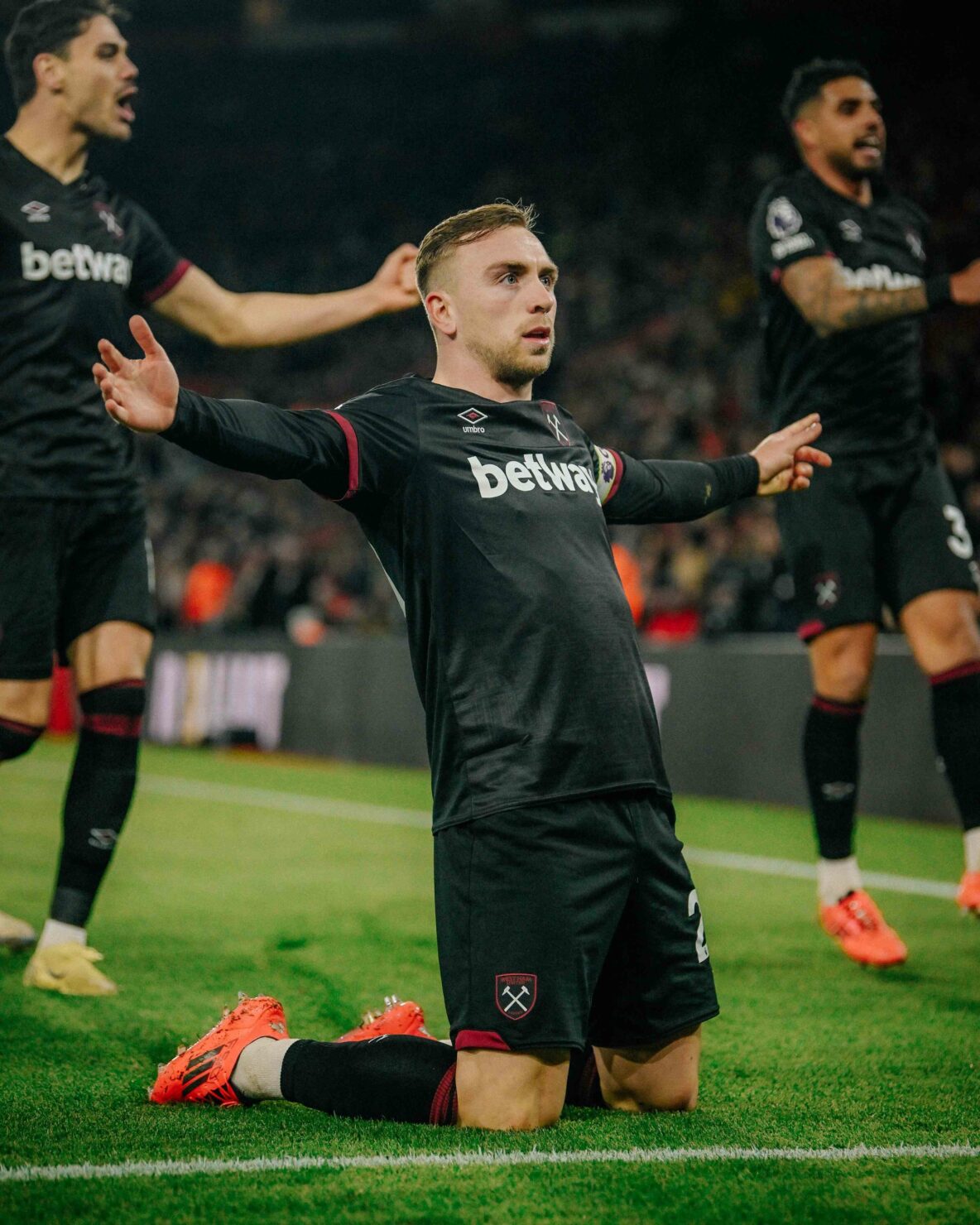 ดูบอลสด พรีเมียร์ลีก 2024/25 เวสต์แฮม ลิเวอร์พูล