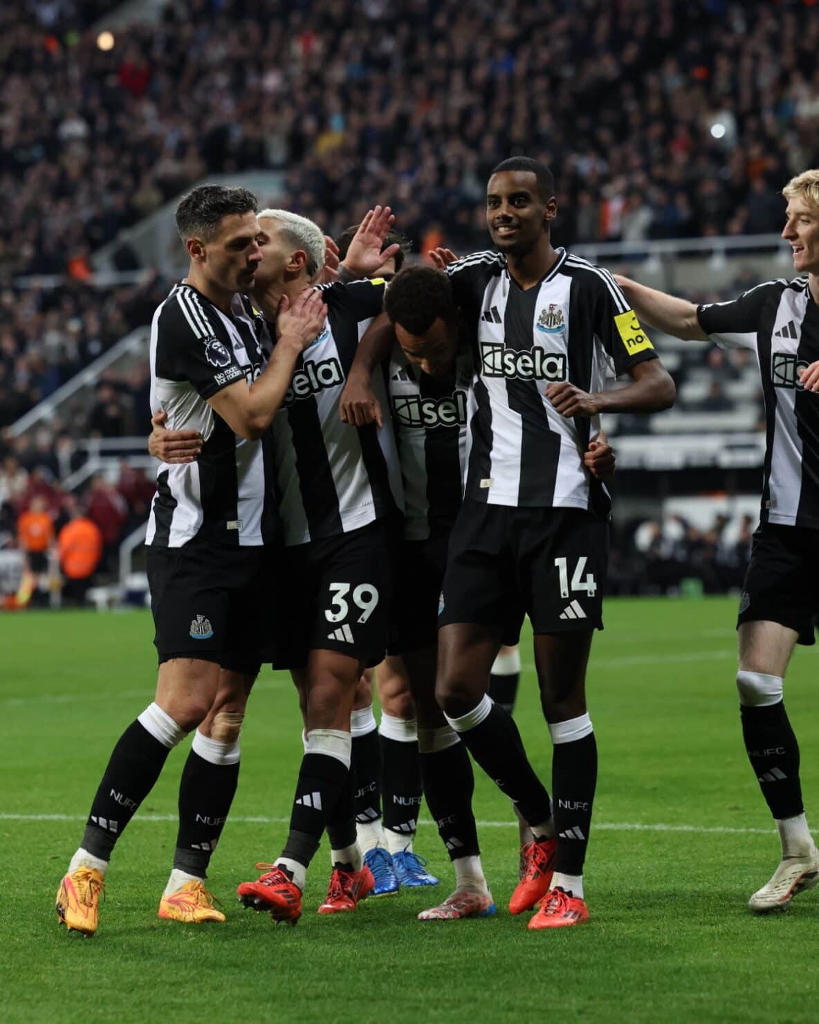 ดูบอลสด พรีเมียร์ลีก 2024/25 แมนยู นิวคาสเซิ่ล