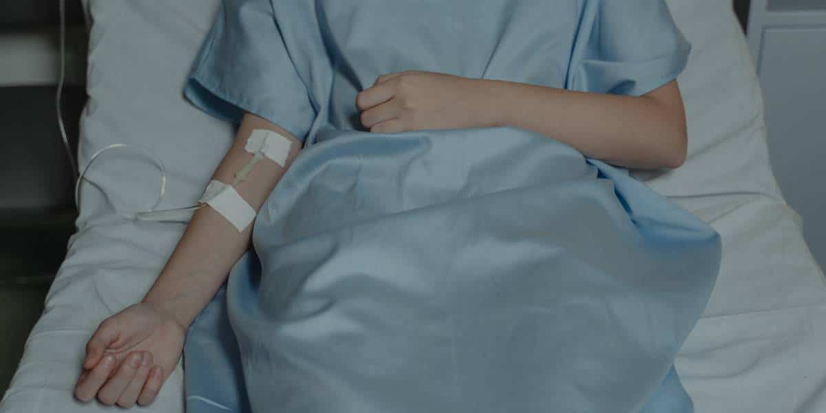 ชายชาวจีน วัย 30 ปีต้องเข้ารับการรักษาโดยด่วน