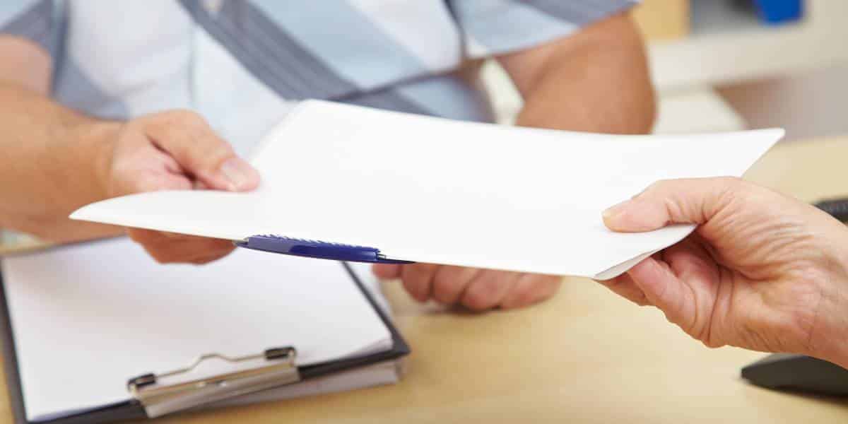 ผู้ปกครองยื่นเอกสารลงทะเบียนรับเงินอุดหนุนบุตร ตามที่พื้นอาศัยอยู่จริง