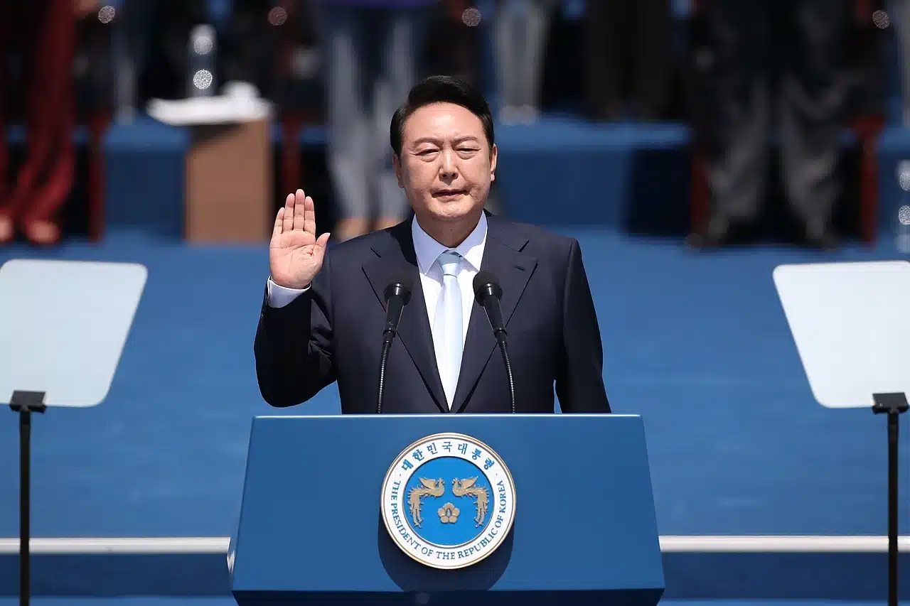 ออกหมายจับประธานาธิบดี ยุน ซอก-ยอล