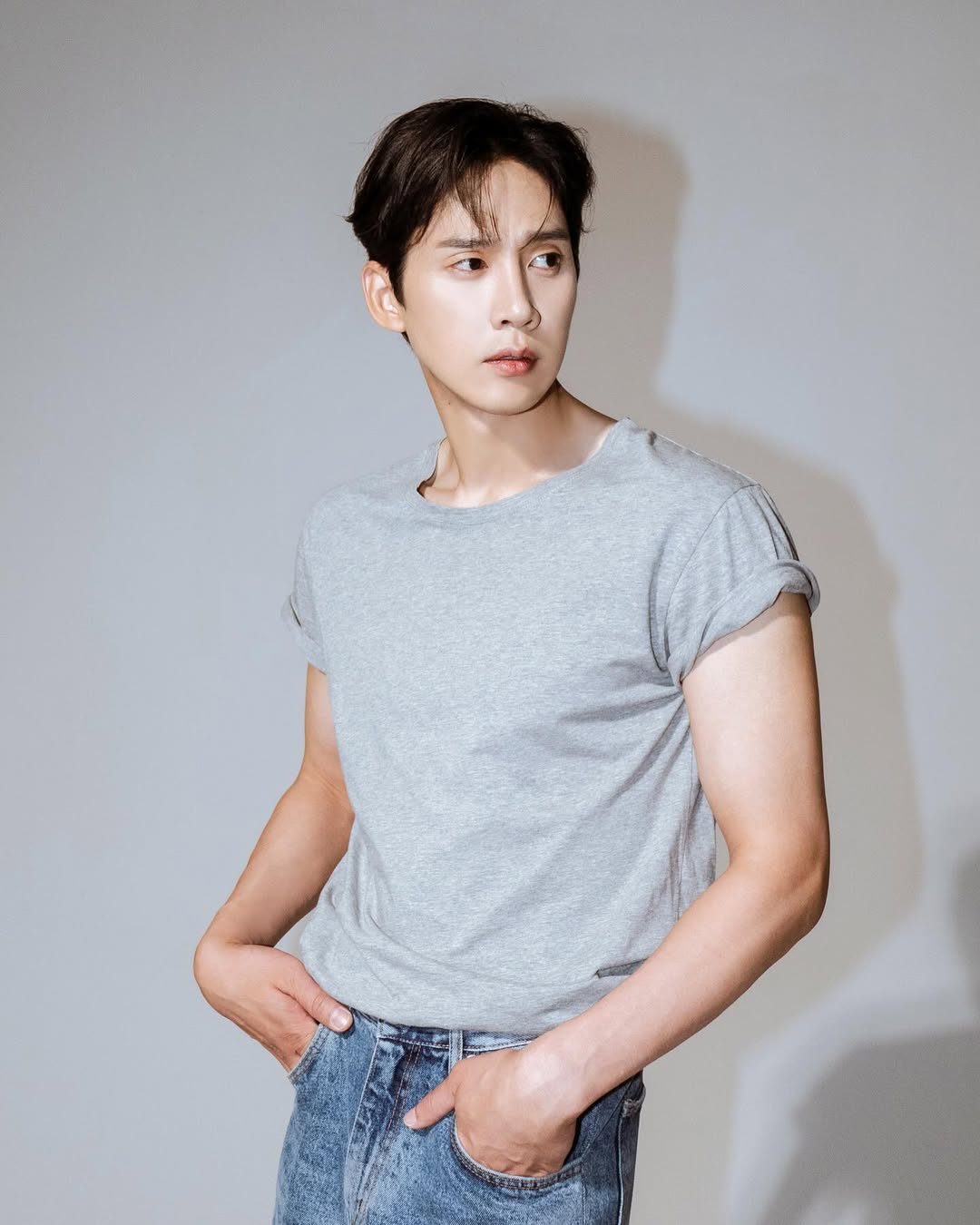 พัคซองฮุน ตัดสินใจถอนตัวจากบทนำในซีรีส์ใหม่ หลังโพสต์ภาพโป๊ลงโซเชียล-4