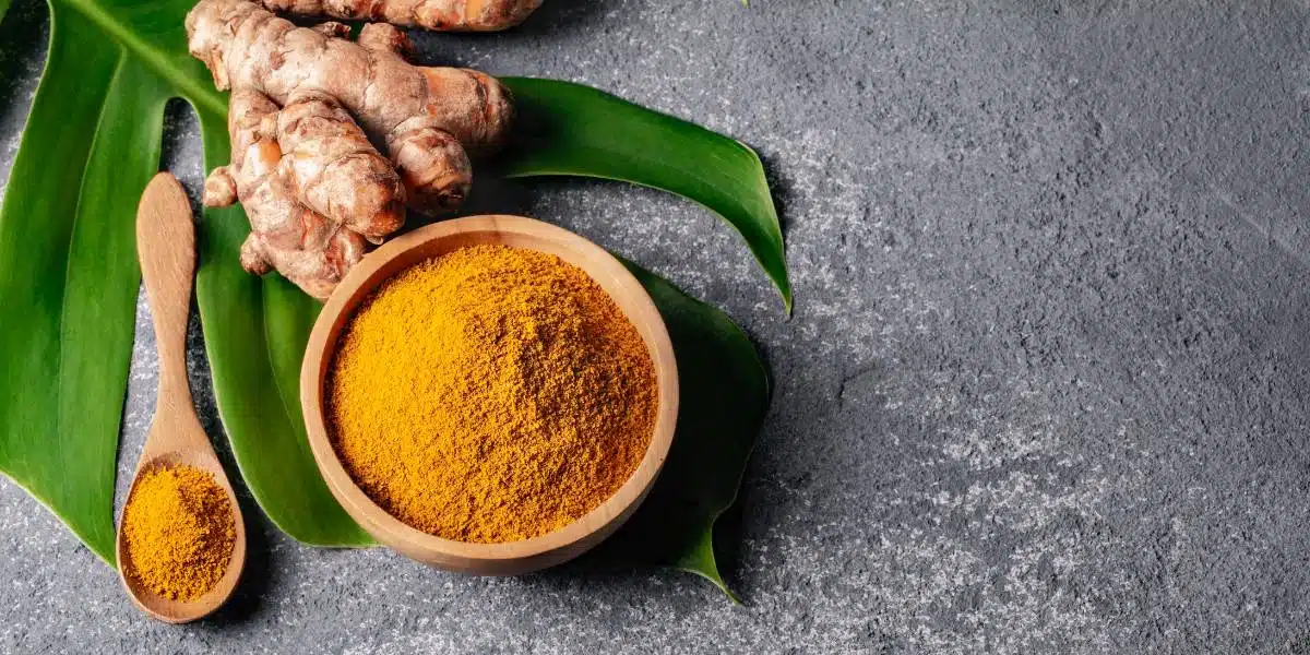 การทานขมิ้นชันในปริมาณมากอาจทำให้เยื่อบุกระเพาะอาหารระคายเคือง