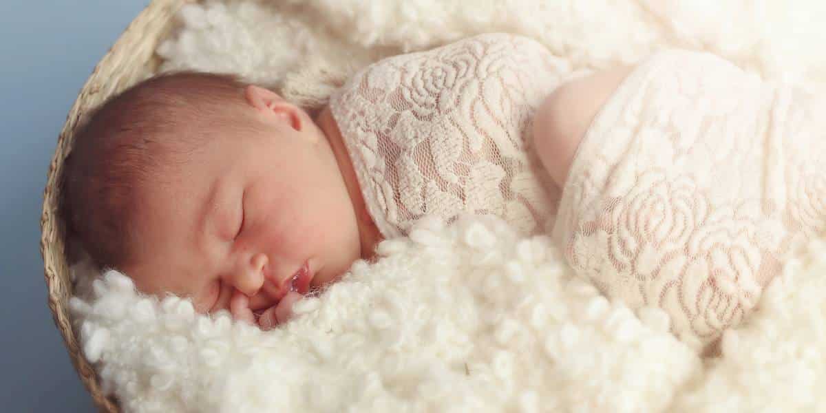 เงื่อนไขเด็กที่มีสิทธิรับเงินสงเคราะห์บุตรต้องมีอายุตั้งแต่แรกเกิดจนถึง 6 ปีบริบูรณ์