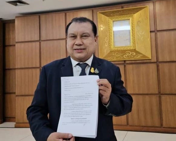 สนธิญา ร้อง กกต. สอบทักษิณ หาเสียง