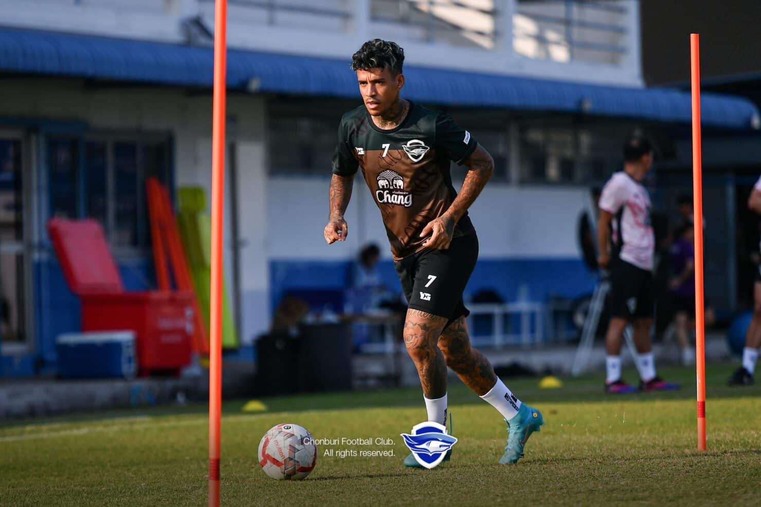 รีโว่ คัพ 2024/25 ชลบุรี การท่าเรือ